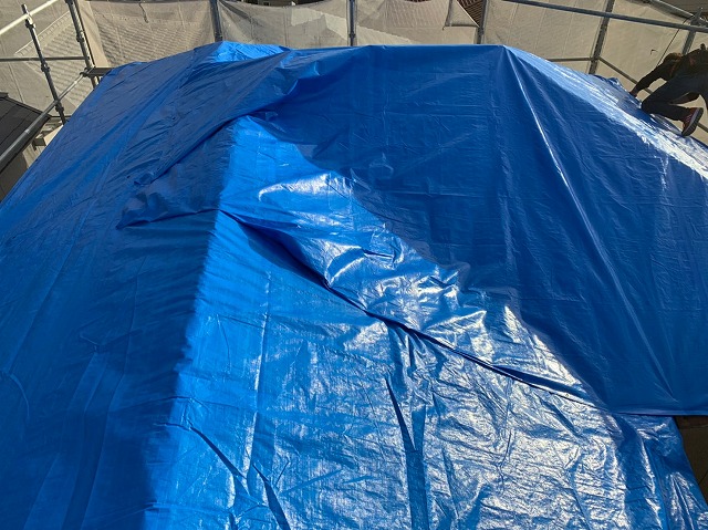 屋根ブルーシート養生